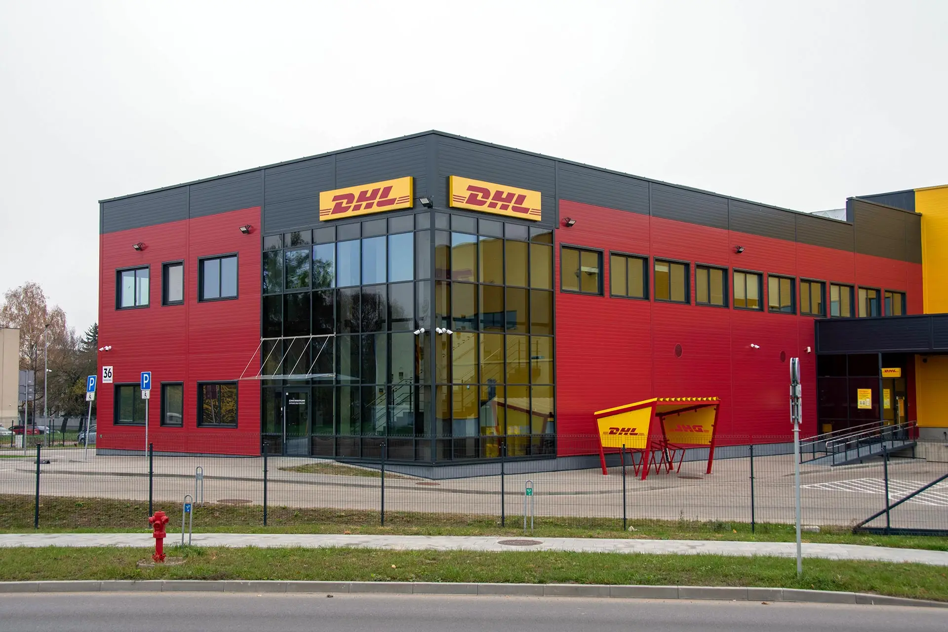 DHL Skubių siuntų terminalas Vilniuje – projekto vaizdas